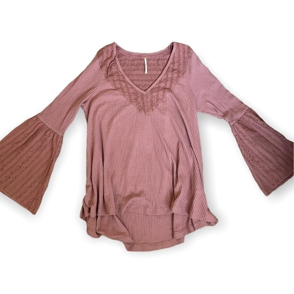 Free People Tops - Free People Blush Pink Bohemian Eyelet Lace V Neck Long Tea Towel Sleeve Blouse